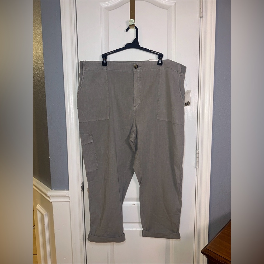 Sonoma Women’s Capri Straight Through Hip &‎ Thigh Size 20W Color Silver
